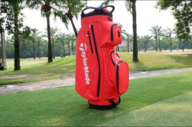 TAYLORMADE PRO CART LITE BAG RED 5.5 lbs 14-Way Top กระเป๋า TaylorMade ได้รับการออกแบบมาเพื่อการเข้
